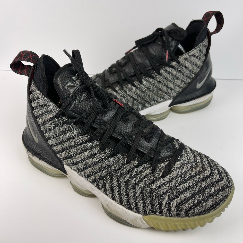 Nike Lebron 16 Oreo Mens Size 11.5 A02588-006 Basketball Shoes Black Grey White